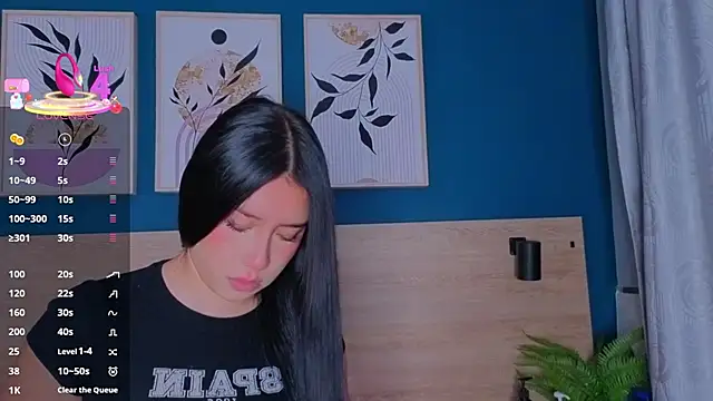 SarahMiler  online show from 10-06-25, 11:44