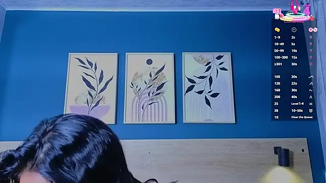 SarahMiler  online show from 10-04-25, 11:45