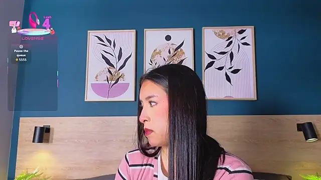 SarahMiler  online show from 11-20-25, 07:47