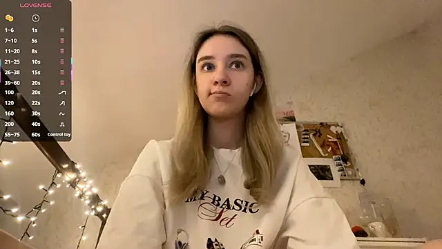 Snapshot of DanaCore chatting on 10-01-25, 03:49 DanaCore online show from 10-01-25, 03:49