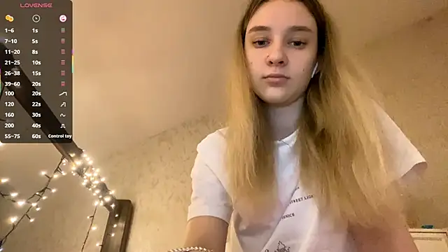 Snapshot of DanaCore chatting on 10-07-25, 05:25 DanaCore online show from 10-07-25, 05:25