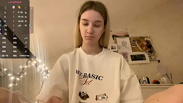 Snapshot of DanaCore chatting on 10-15-25, 03:38 DanaCore online show from 10-15-25, 03:38