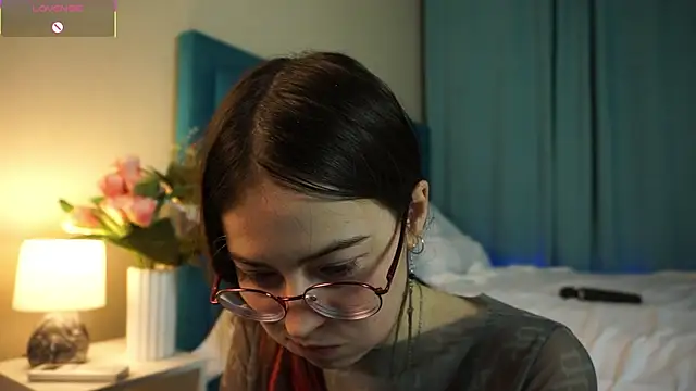 ywixos online show from 11-18-25, 03:37