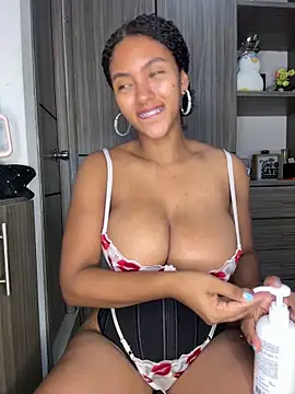 Mia sweet80 online show from 10-22-25, 02:55