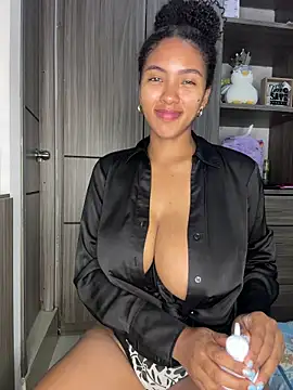 Mia sweet80 online show from 10-17-25, 12:14