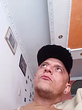 leon8013A online show from 10-30-25, 04:15