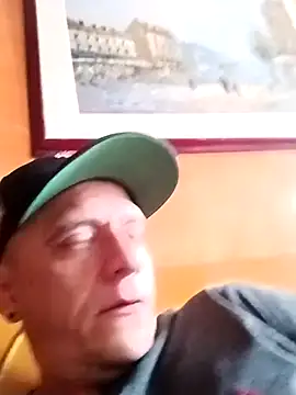 Snapshot of leon8013A chatting on 12-03-25, 05:12 leon8013A online show from 12-03-25, 05:12