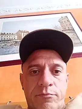 leon8013A online show from 11-06-25, 02:43