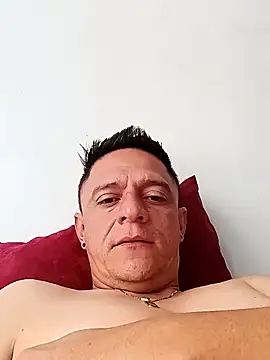 Snapshot of leon8013A chatting on 02-16-26, 02:16 leon8013A online show from 02-16-26, 02:16