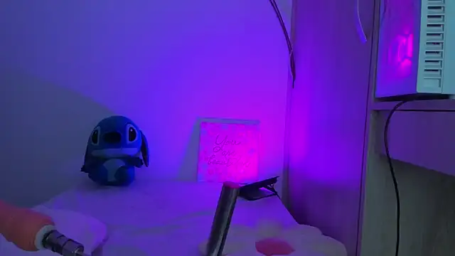 Snapshot of Eva_cutte chatting on 09-10-25, 11:53 Eva cutte online show from 09-10-25, 11:53