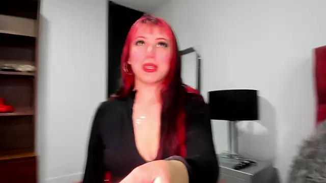 Maddy Mills online show from 10-11-25, 05:58