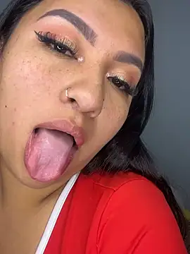 Issa Santana online show from 07-17-26, 05:43