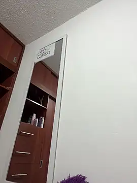 Issa Santana online show from 12-20-25, 08:55