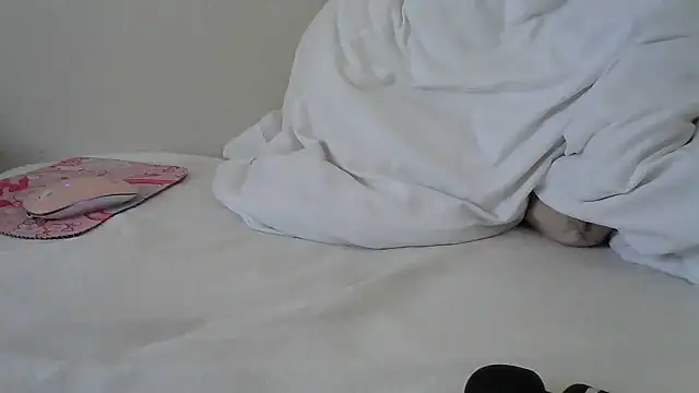 AnaLuxJulia online show from 01-14-26, 01:04