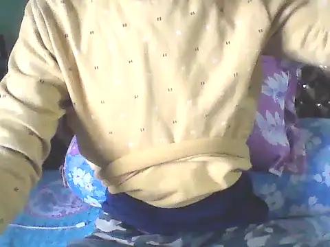 Snapshot of darkbluemoon chatting on 12-23-25, 08:13 darkbluemoon online show from 12-23-25, 08:13