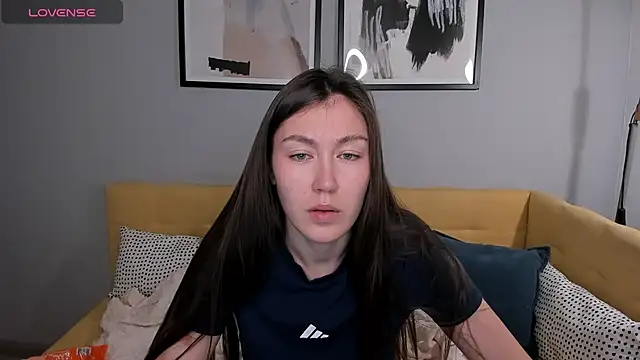 Tina Porter online show from 11-25-25, 01:28