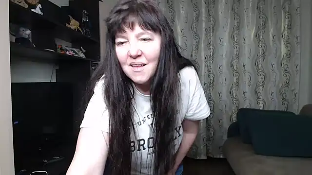 Snapshot of Illusionq chatting on 02-16-26, 05:06 Illusionq online show from 02-16-26, 05:06