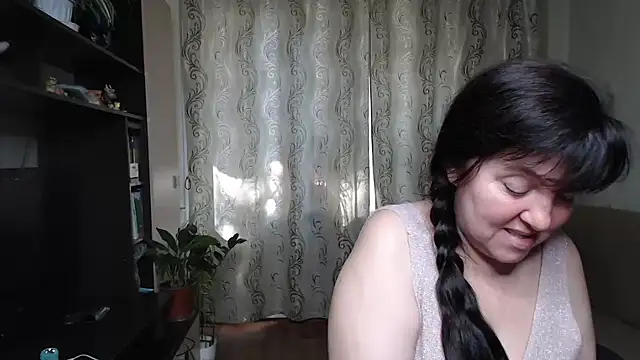 Snapshot of Illusionq chatting on 06-04-26, 05:12 Illusionq online show from 06-04-26, 05:12