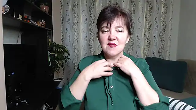 Snapshot of Illusionq chatting on 10-08-25, 05:09 Illusionq online show from 10-08-25, 05:09