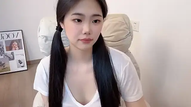 Snapshot of suki-1 chatting on 07-26-26, 07:15 suki-1 online show from 07-26-26, 07:15