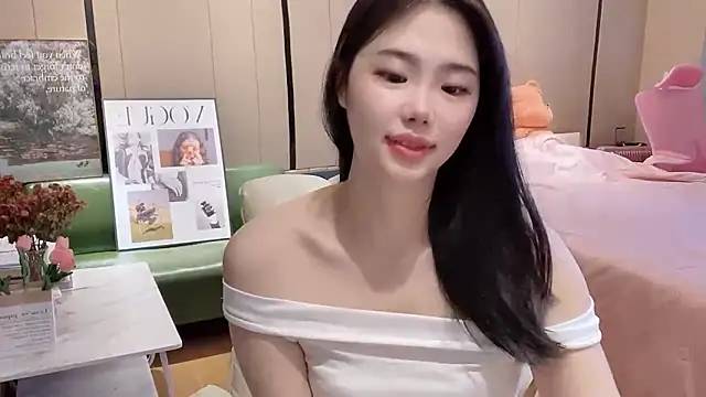 Snapshot of suki-1 chatting on 09-28-25, 06:42 suki-1 online show from 09-28-25, 06:42