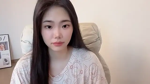 Snapshot of suki-1 chatting on 06-15-26, 08:58 suki-1 online show from 06-15-26, 08:58
