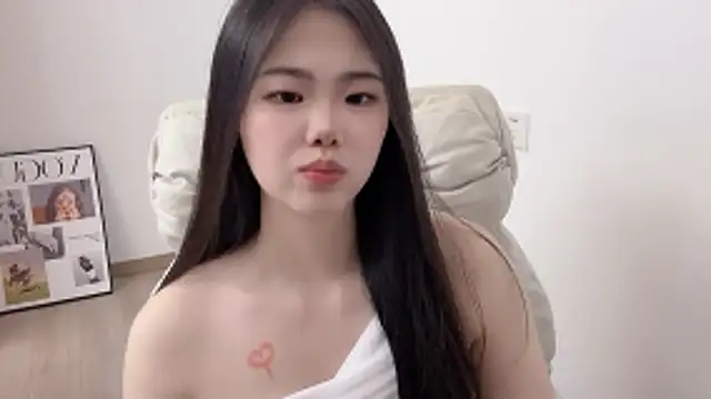 Snapshot of suki-1 chatting on 05-11-26, 04:04 suki-1 online show from 05-11-26, 04:04