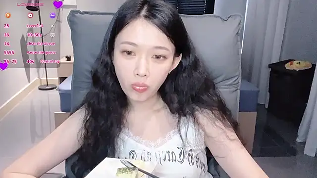 NiNi-baby520 online show from 09-18-25, 07:22