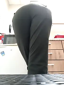 Snapshot of PROMYLOVE chatting on 12-16-25, 04:50 PROMYLOVE online show from 12-16-25, 04:50