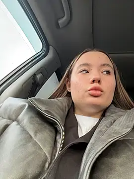 StephanieMur online show from 12-05-25, 07:40