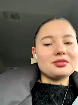 Snapshot of StephanieMur chatting on 10-03-25, 06:04 StephanieMur online show from 10-03-25, 06:04