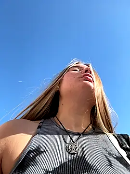 Snapshot of StephanieMur chatting on 09-20-25, 05:34 StephanieMur online show from 09-20-25, 05:34