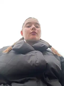 Snapshot of StephanieMur chatting on 09-25-25, 04:07 StephanieMur online show from 09-25-25, 04:07