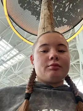 Snapshot of StephanieMur chatting on 10-12-25, 04:47 StephanieMur online show from 10-12-25, 04:47