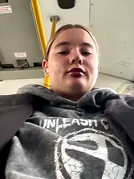 Snapshot of StephanieMur chatting on 09-15-25, 05:30 StephanieMur online show from 09-15-25, 05:30