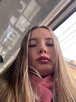 Snapshot of StephanieMur chatting on 10-05-25, 05:09 StephanieMur online show from 10-05-25, 05:09