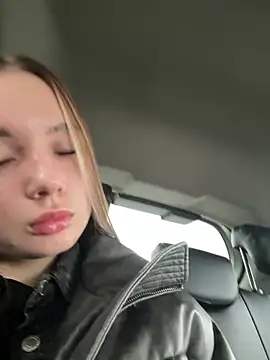 StephanieMur online show from 11-21-25, 04:22