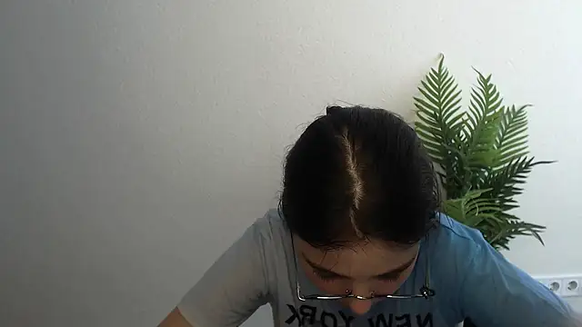 Snapshot of Sun_Shine__ chatting on 06-10-26, 12:28 Sun Shine online show from 06-10-26, 12:28
