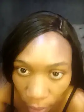 Snapshot of 0023doja chatting on 05-24-26, 06:35 0023doja online show from 05-24-26, 06:35