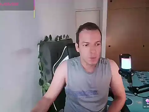 Snapshot of Cerso1 chatting on 07-13-26, 12:37 Cerso1 online show from 07-13-26, 12:37