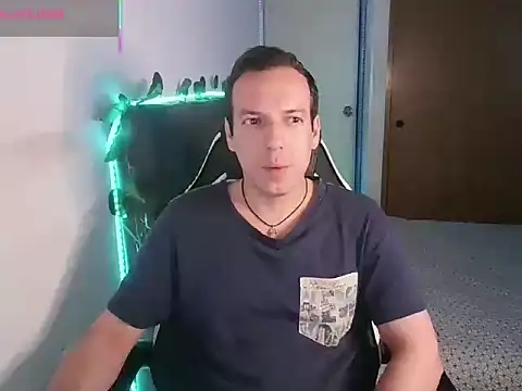 Snapshot of Cerso1 chatting on 06-05-26, 03:33 Cerso1 online show from 06-05-26, 03:33