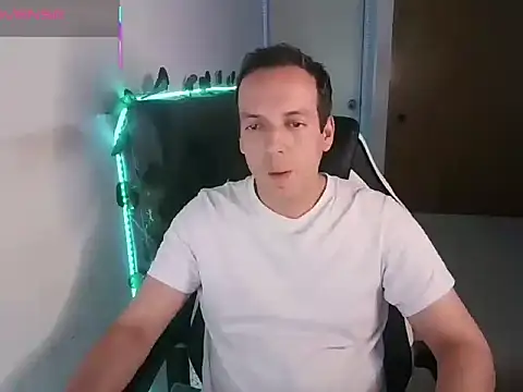 Snapshot of Cerso1 chatting on 06-02-26, 01:49 Cerso1 online show from 06-02-26, 01:49