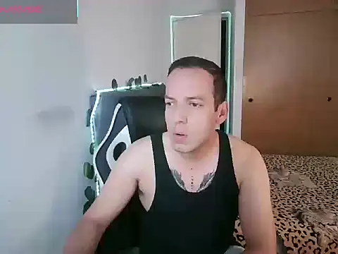 Snapshot of Cerso1 chatting on 07-04-26, 02:21 Cerso1 online show from 07-04-26, 02:21