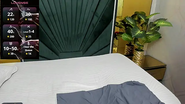 Snapshot of Emilysweet4u_ chatting on 09-09-25, 11:30 Emilysweet4u  online show from 09-09-25, 11:30