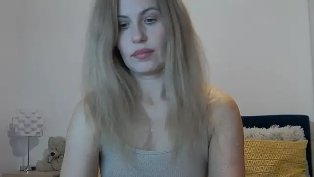 Snapshot of Lika_Soul chatting on 04-20-26, 03:24 Lika Soul online show from 04-20-26, 03:24