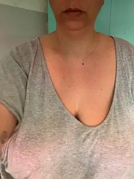 LupeLok online show from 10-01-25, 02:54