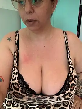 LupeLok online show from 11-17-25, 04:33