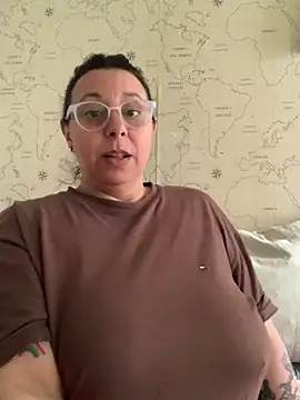 Snapshot of LupeLok chatting on 05-31-26, 07:25 LupeLok online show from 05-31-26, 07:25