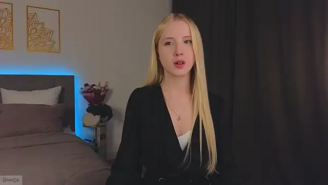 Adele Armas online show from 10-08-25, 11:38