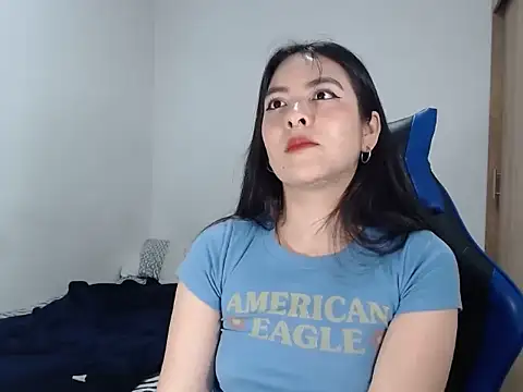 EloiseJun online show from 11-07-25, 01:54